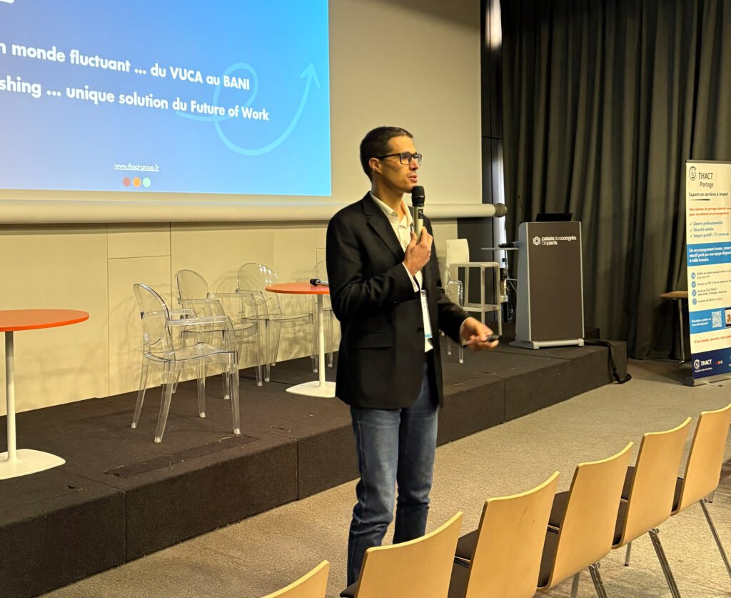 Teddy Travert lors de sa conférence sur le portage salarial à impact du salon sme 2025